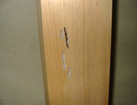 和室の柱にシロアリの被害　写真